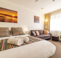 Ocean Sunset Glenelg Central Studios - Kalgoorlie Accommodation