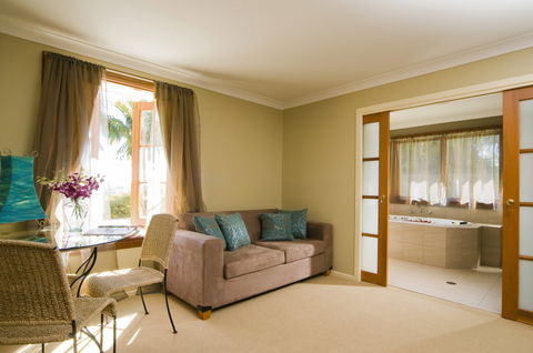 SummerHills Retreat Byron Bay - Kalgoorlie Accommodation 13