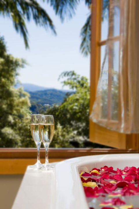 SummerHills Retreat Byron Bay - Kalgoorlie Accommodation 6