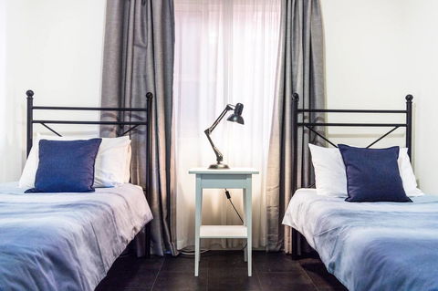 Executive 3 Bedroom Apartment + Internet + Parking - Kalgoorlie Accommodation 32