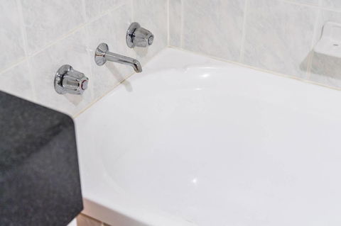 Executive 3 Bedroom Apartment + Internet + Parking - Kalgoorlie Accommodation 37