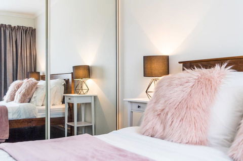 Executive 3 Bedroom Apartment + Internet + Parking - Kalgoorlie Accommodation 12