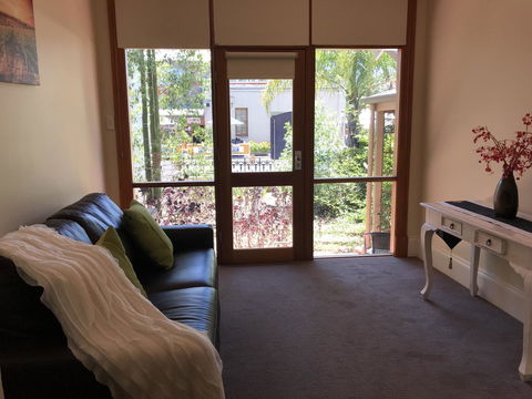 A Secret Garden - Kalgoorlie Accommodation 9