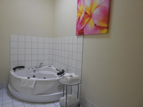 A Secret Garden - Kalgoorlie Accommodation 8