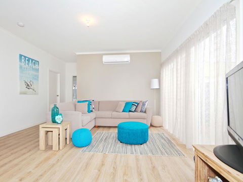 Seas The Day - Kalgoorlie Accommodation 7