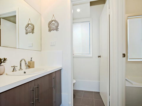 Seas The Day - Kalgoorlie Accommodation 14