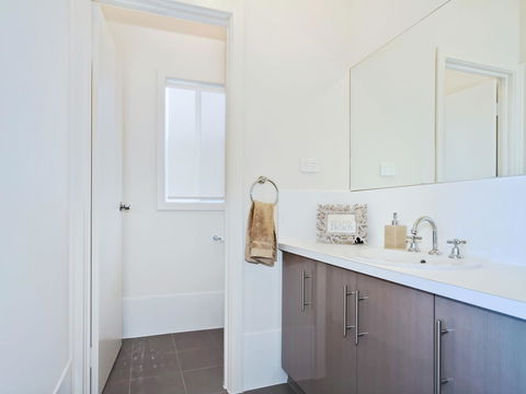 Seas The Day - Kalgoorlie Accommodation 10