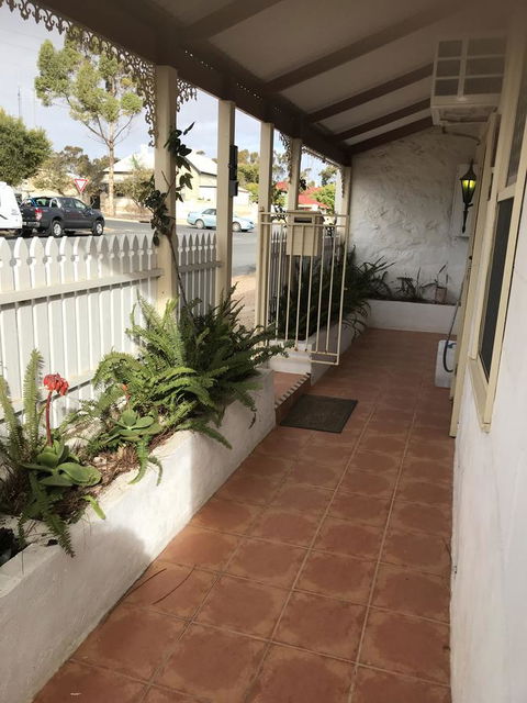 Cosy Nook - Kalgoorlie Accommodation 26