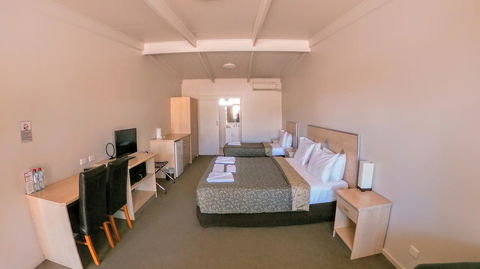 Highway One Motel - Kalgoorlie Accommodation 3