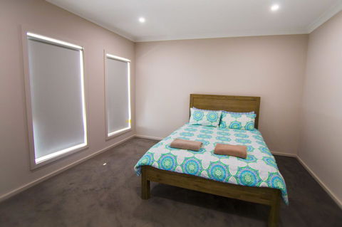 Serene Shores - Kalgoorlie Accommodation 6