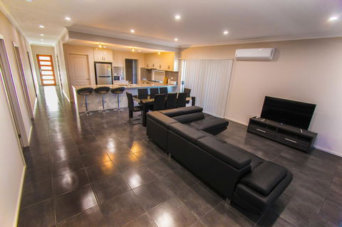 Serene Shores - Kalgoorlie Accommodation 2