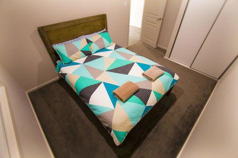 Serene Shores - Kalgoorlie Accommodation 7