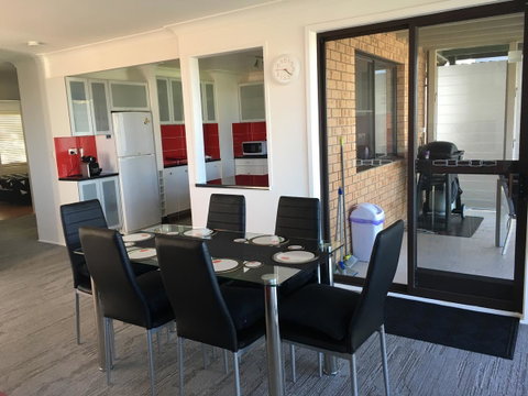 Arena Blanca Holiday Home - Kalgoorlie Accommodation 6