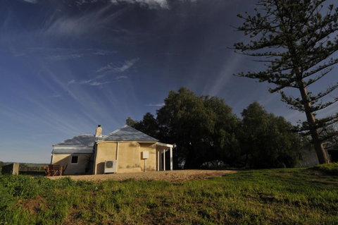 Peppermint Farm Cottage - Kalgoorlie Accommodation 3