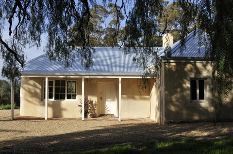 Peppermint Farm Cottage - Kalgoorlie Accommodation 10