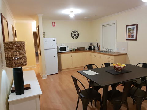 Donnybrook Cottages - Donnybrook - Kalgoorlie Accommodation 4