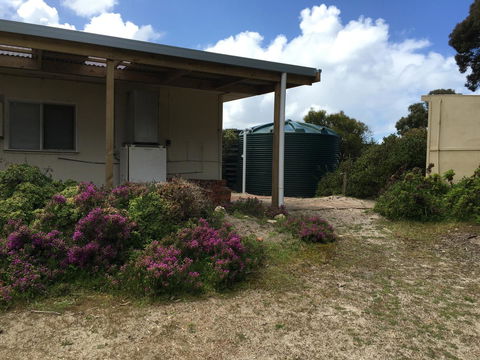 Camelot - Kalgoorlie Accommodation 1