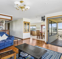 Rocks Retreat House with Sea Views - Kalgoorlie Accommodation