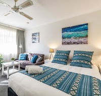 Aqua Waves Glenelg Central Studios - Kalgoorlie Accommodation