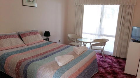 Rayanne Homestead - Kalgoorlie Accommodation 11