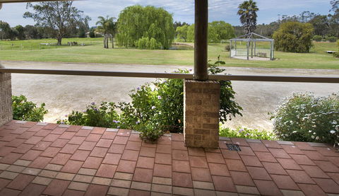 Rayanne Homestead - Kalgoorlie Accommodation 15