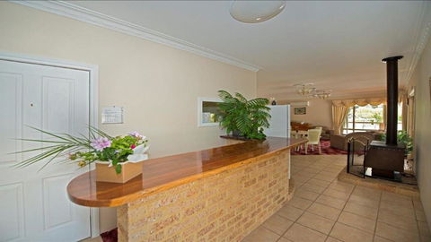 Rayanne Homestead - Kalgoorlie Accommodation 7