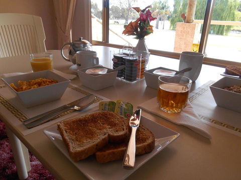 Rayanne Homestead - Kalgoorlie Accommodation 5