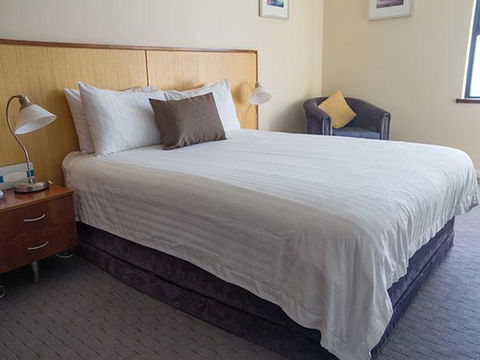 Ocean Beach Hotel - Kalgoorlie Accommodation 0