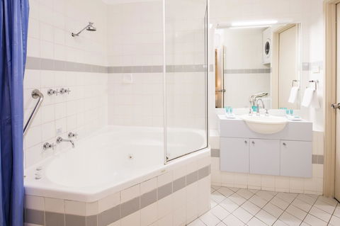 Broadwater Resort WA Tourism Awards 2024 Gold Winner - Kalgoorlie Accommodation 32