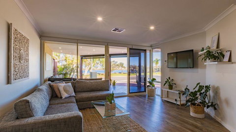 Starboard Views Kalbarri - River Front Apartment - Kalgoorlie Accommodation 0