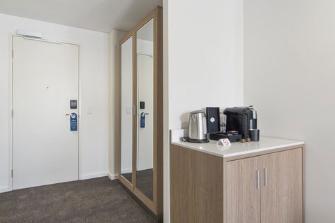 Metro Hotel Perth - Kalgoorlie Accommodation 1