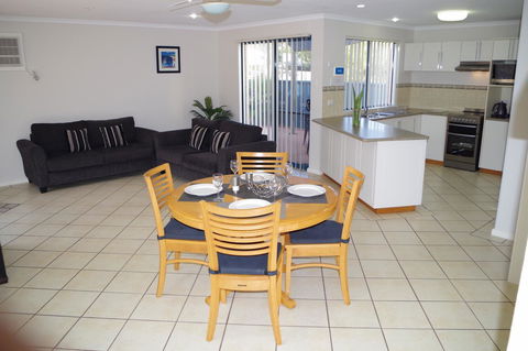 Kalbarri Blue Ocean Villas - Kalgoorlie Accommodation 5