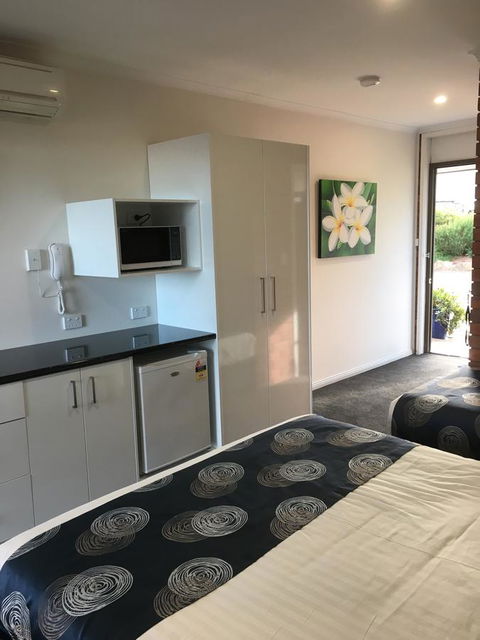 Pelican Motor Inn - Kalgoorlie Accommodation 9