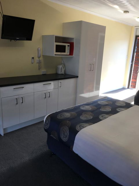 Pelican Motor Inn - Kalgoorlie Accommodation 1