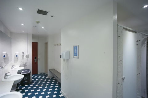 YHA Sydney Central - Kalgoorlie Accommodation 7