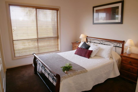Nightingale Villas - Kalgoorlie Accommodation 3