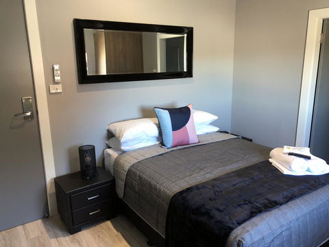 The Mark Studios - Kalgoorlie Accommodation 8