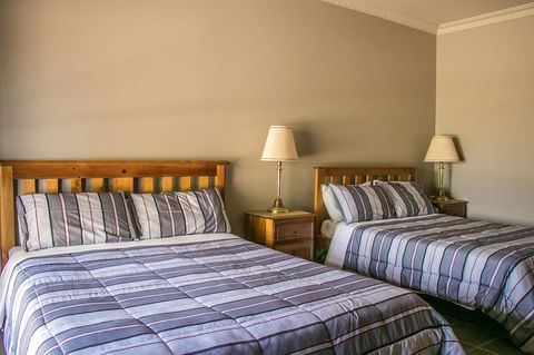 Ironstone Estate Lovedale - Kalgoorlie Accommodation 11