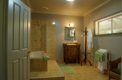 Ironstone Estate Lovedale - Kalgoorlie Accommodation 32