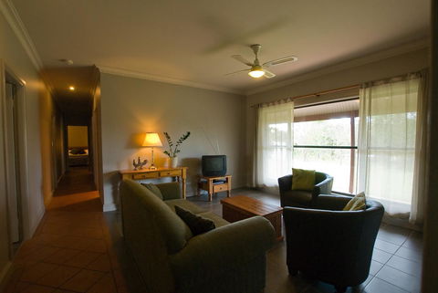 Ironstone Estate Lovedale - Kalgoorlie Accommodation 34