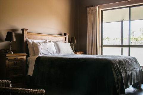 Ironstone Estate Lovedale - Kalgoorlie Accommodation 22
