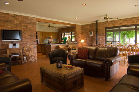 Ironstone Estate Lovedale - Kalgoorlie Accommodation 30
