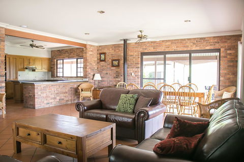 Ironstone Estate Lovedale - Kalgoorlie Accommodation 19