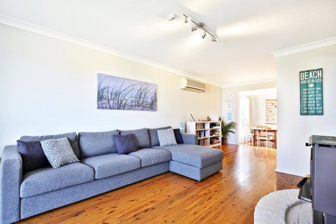 Hayes Beach House I Award Winner I 4 Mins To Beach - Kalgoorlie Accommodation 9