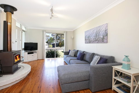 Hayes Beach House I Award Winner I 4 Mins To Beach - Kalgoorlie Accommodation 2