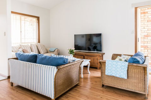 Ambience - Kalgoorlie Accommodation 6