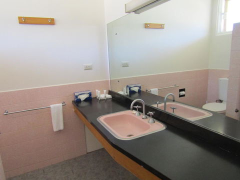 Allonville Gardens Motel - Kalgoorlie Accommodation 18