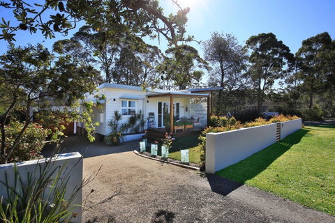 Jervis Bay Beach Shack I Pet Friendly - Kalgoorlie Accommodation 15