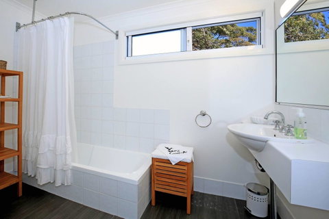 Jervis Bay Beach Shack I Pet Friendly - Kalgoorlie Accommodation 8