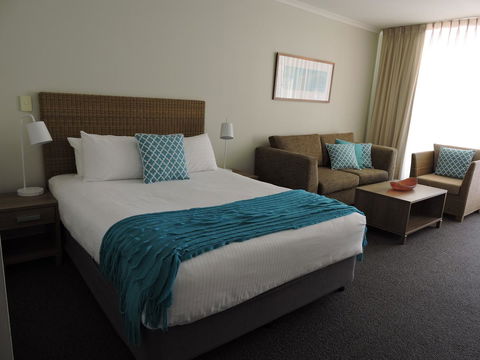 BASE Holidays - Ettalong Beach Premium Apartments - Kalgoorlie Accommodation 11